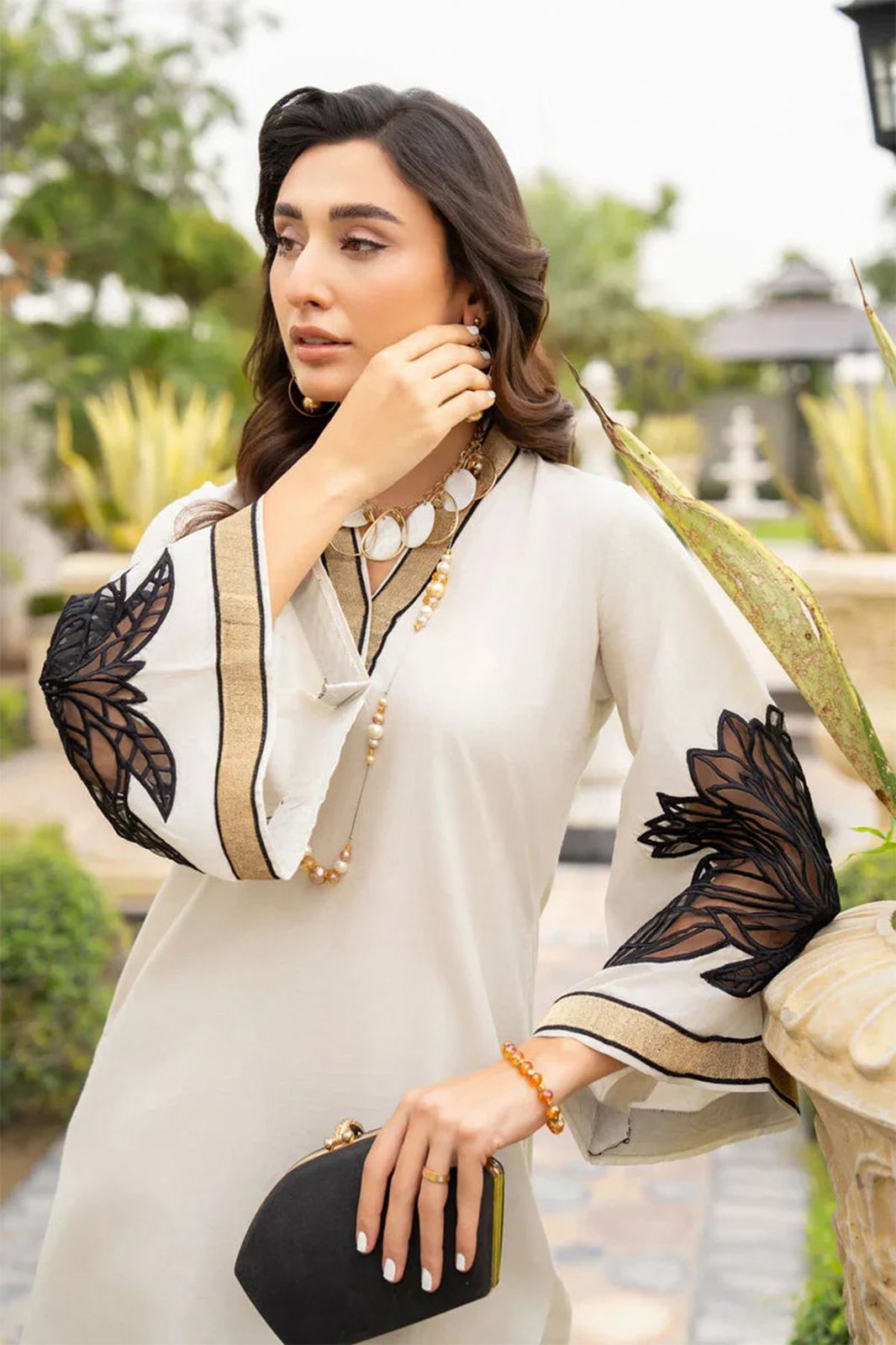 Brand Fiona Vol'24 Available in Winter Dhanak Fabrics 2pc!!