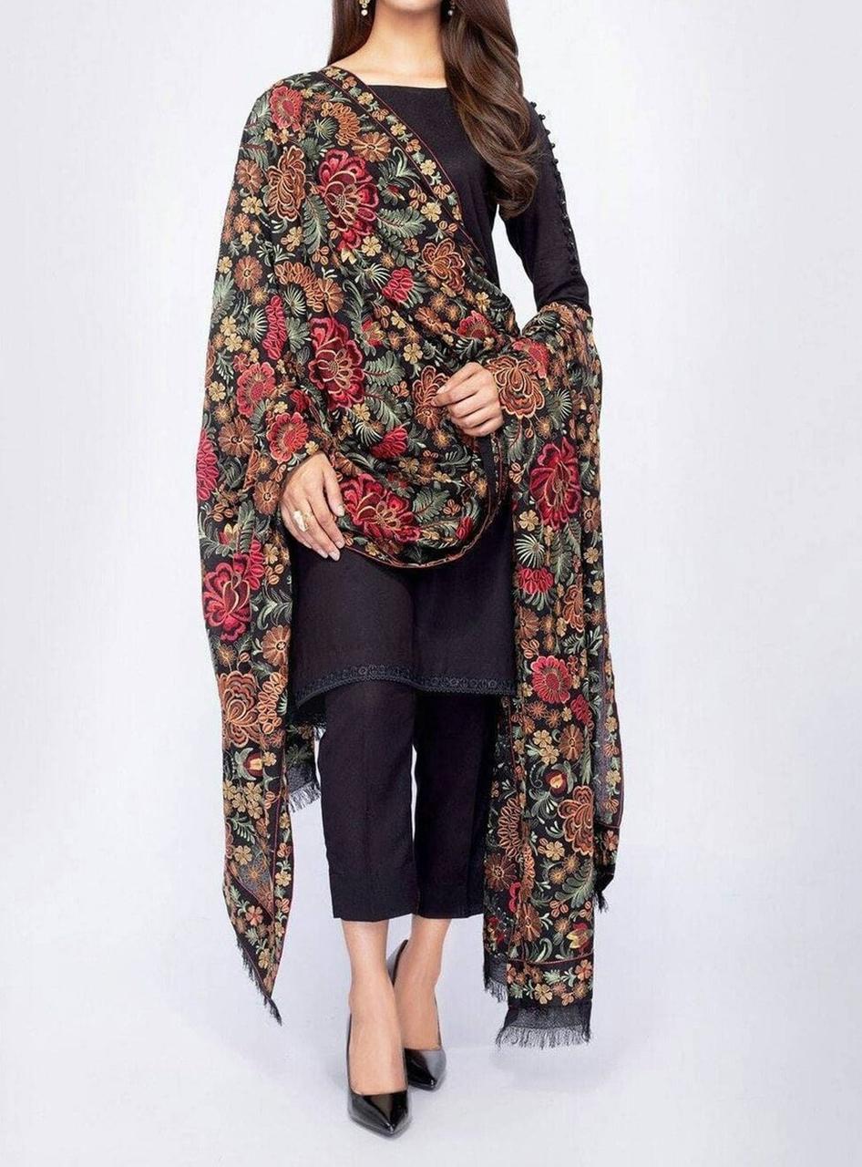 Brand Bareeze Vol'23 Available in Dhanak Fabrics 3pc!!