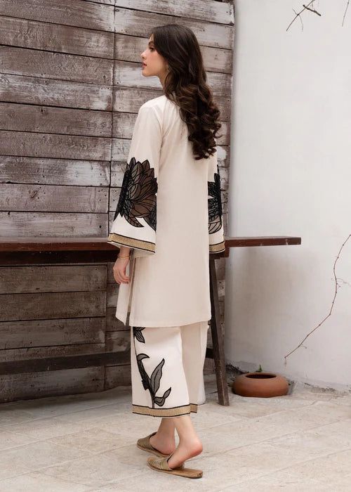 Brand Fiona Vol'24 Available in Winter Dhanak Fabrics 2pc!!